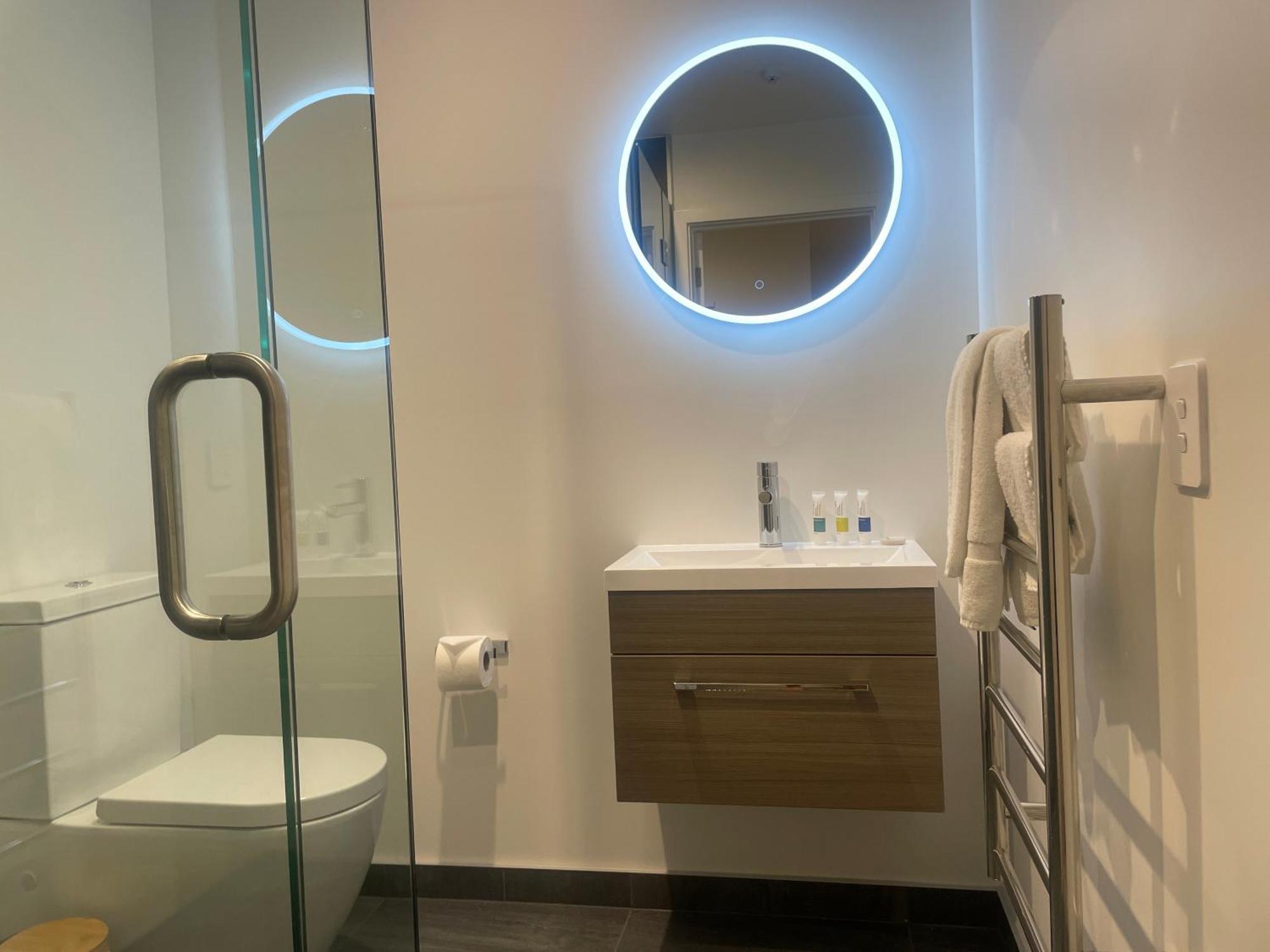 וואנאקה Alpine Junction Townhouse Apartments, Lodge & Hotel מראה חיצוני תמונה